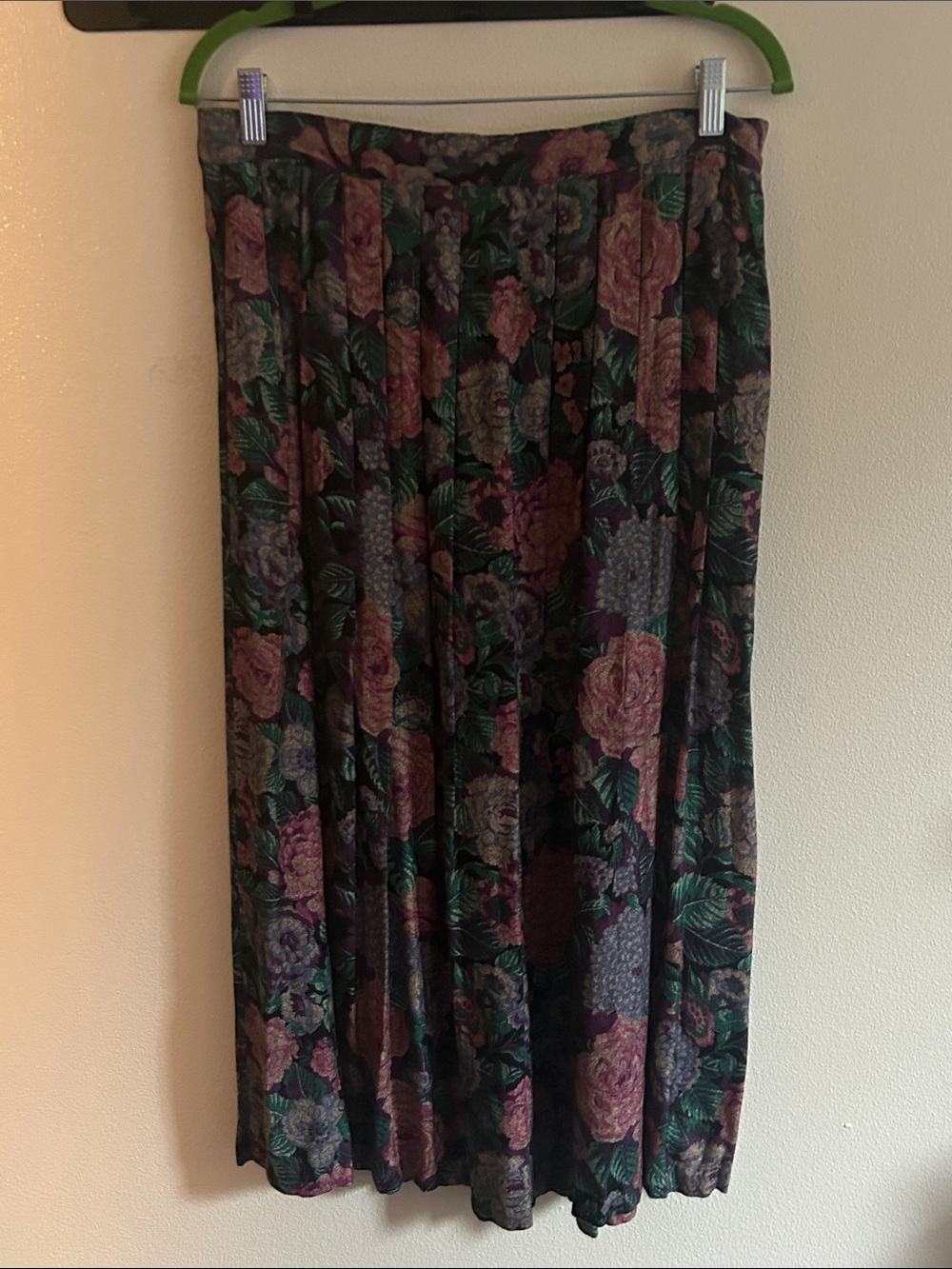 Vintage Dash Women  16 Floral Purple/Green Pleated Rayon Tapestry 16 Maxi Skirt